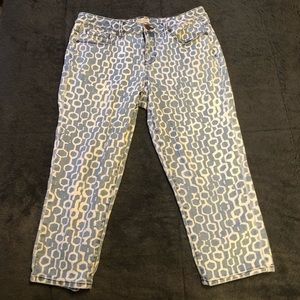 Light blue cropped capris
